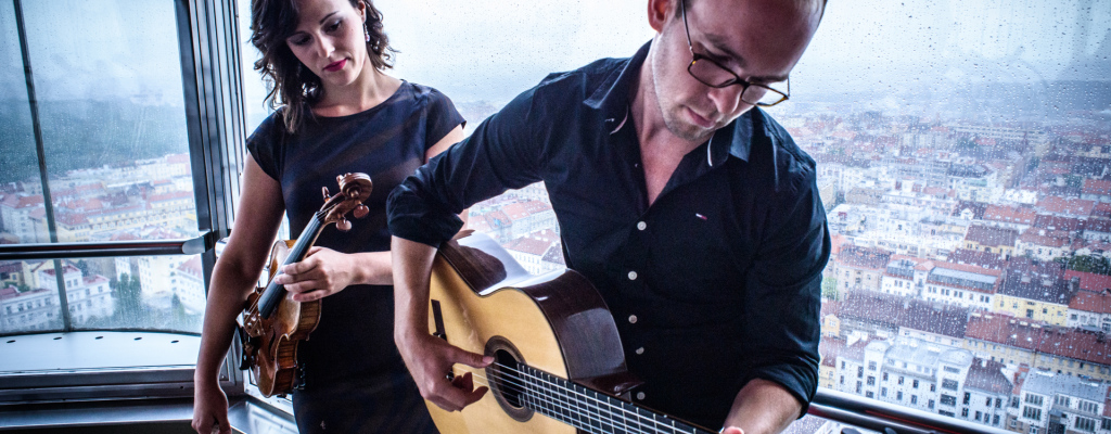 Mimořádné nástrojové spojení kytary a houslí nabídne koncert Dua Teres