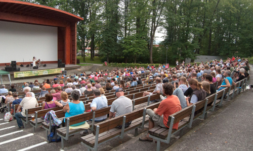 Valašskomeziříčské kulturní léto pokračuje koncerty Pavla Dobeše, Cimballicy i Letním kinem